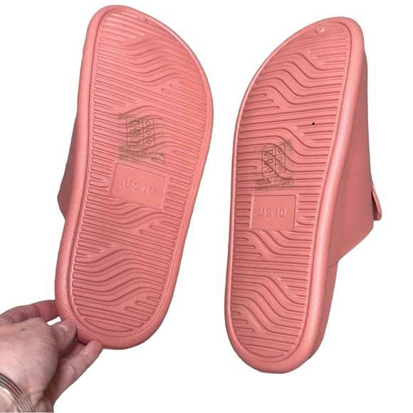 Urban Outfitters Molded EVA Cushioned Slip On Clog - Picture 5 of 10